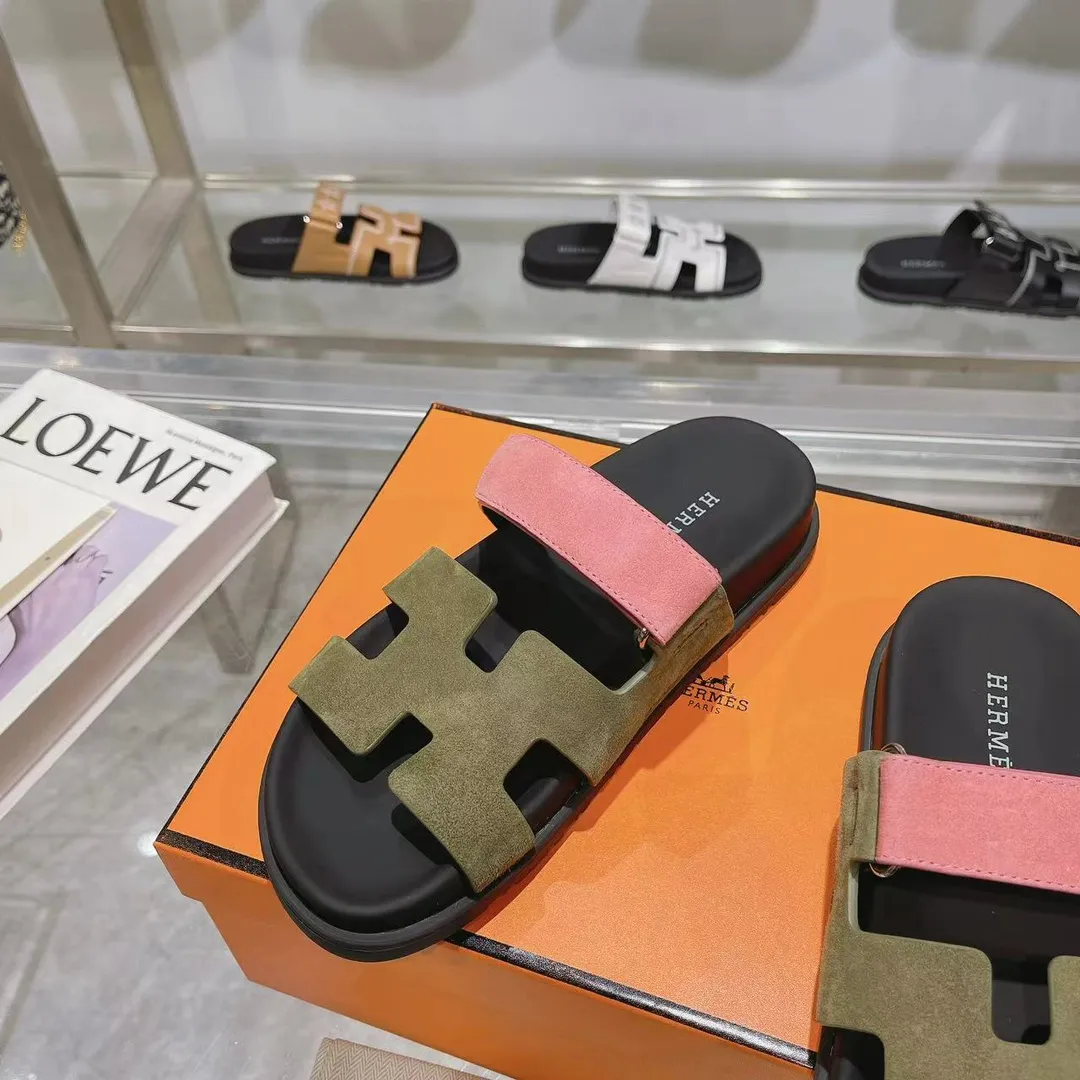 👟👟Ex-factory price 480👟👟 H Home HERMES's recently popular Erjiu shoes - classic style. [Fireworks][Fireworks][Fireworks][Fireworks][Fireworks][Fireworks] Sandals, paired with various colorful socks, are popular. ✅Upper: imported mixed sheepskin, deerskin ✅Inner: imported mixed sheepskin ✅Outsole: T👟👟Ex-factory price u non-slip and wear-resistant outsole ✅Number of codes: 35-41